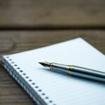 Bir defter üzerinde dolma kalem
