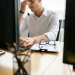 Yorgun ofis çalışanı